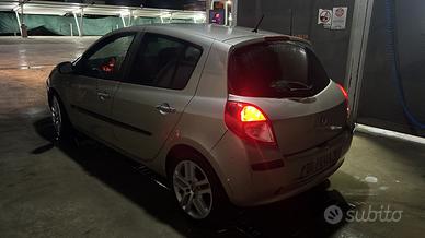 RENAULT Clio 3ª serie - 2006