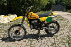 Suzuki Cross RM400