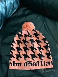 John Galliano Cappello berretto con ponpon lana