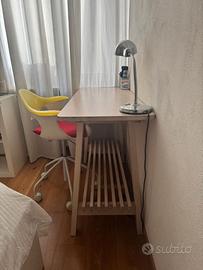 Tavolo + sedie/divanoletto/scrivania + sedia