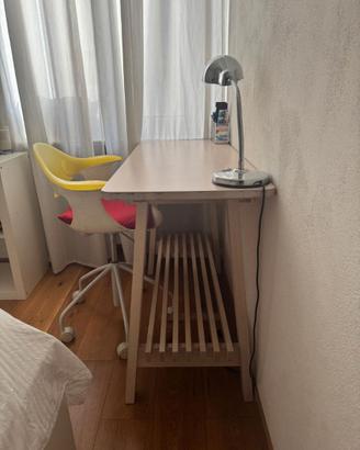Tavolo + sedie/divanoletto/scrivania + sedia