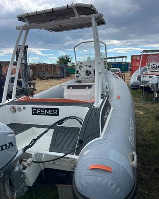 Gommone Desner 5 metri e 60 con o senza motore