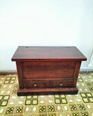 Mobiletto legno massello scuro con cassetti e vano