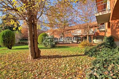 APPARTAMENTO CON TERRAZZI E BOX AUTO