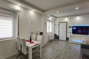 Appartamento bicamere zona porto spiaggia libera