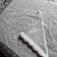 Tovaglia ricamata a mano
