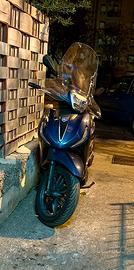 Beverly 400 completo di bauletto è allarme