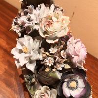 CENTROTAVOLA IN CERAMICA STILE CAPODIMONTE