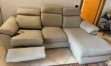 Divano 3 posti con penisola e relax Poltronesofà