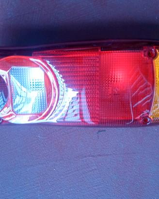 FANALE POSTERIORE PER NISSAN CABSTAR