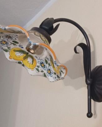 Applique con ceramica decorata di Caltagirone