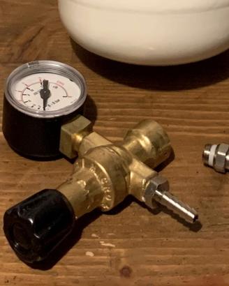 Riduttore di pressione M10x1 bombole usa e getta