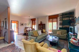 Appartamento di 186 m² con 4 locali e box auto a F