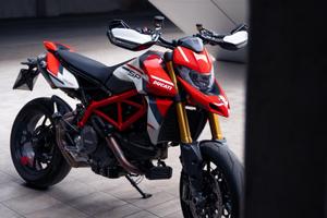 Ducati Hypermotard 950 SP 2024 + termignoni