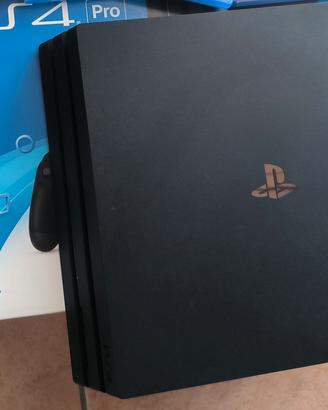 PS4 Pro + due giochi 