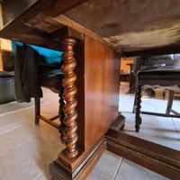 Tavolo con sedie in arte povera