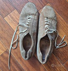 Scarpe scamosciate 