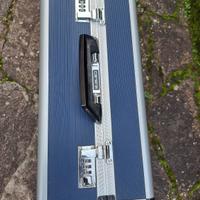 Valigia con carrello