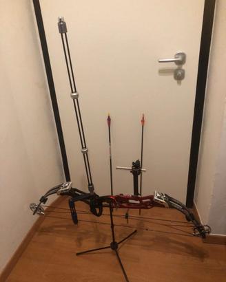 Arco Compound Hoyt completo di tutto