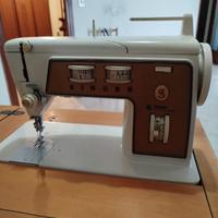 Macchina da cucire vintage Singer