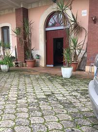 Monolocale ingresso autonomo in villa antica