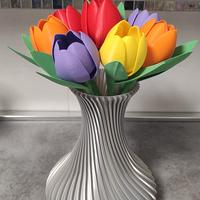 Vaso con 8 tulipani colorati in PLA