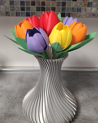 Vaso con 8 tulipani colorati in PLA