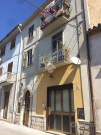 2 LOCALI A MONTESARCHIO