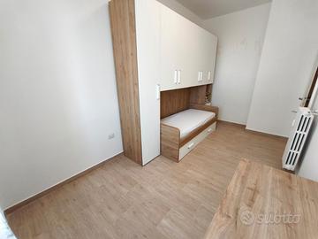 Stanza singola libera a inizio maggio