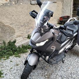 XADV750 buono stato regolarmente tagliandata e app