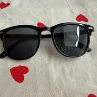 Occhiali da sole stile Ray-Ban neri