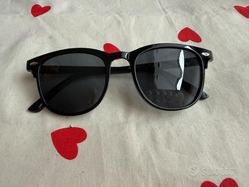 Occhiali da sole stile Ray-Ban neri