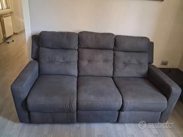 divano 3 posti + tavolo