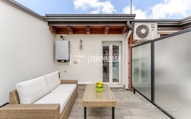 BILOCALE CON TERRAZZO IN CITTÀ STUDI