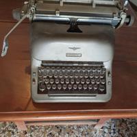 Macchina da scrivere meccanica vintage Adler