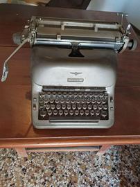 Macchina da scrivere meccanica vintage Adler