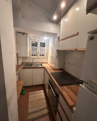 Cucina completa cappa, frigorifero, forno, piastra