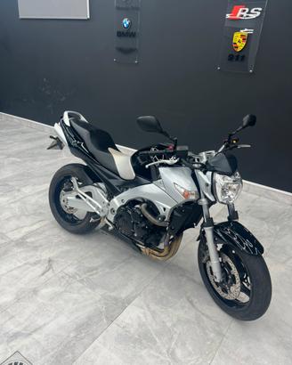 Suzuki GSR 600