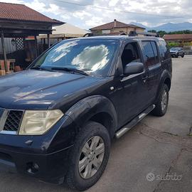 NISSAN Pathfinder 2,5 cc diesel