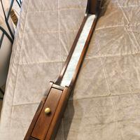 Mensolone in legno massello.