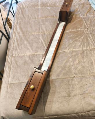 Mensolone in legno massello.