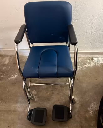 Sedia comoda da bagno/WC. Usata 1 sola volta