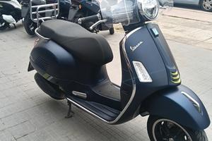 Vespa 310 GTS hpe Super Tech