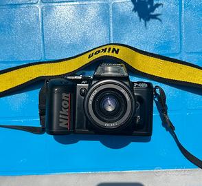 Nikon F-401s + obiettivo 35-70mm (NON funzionante)