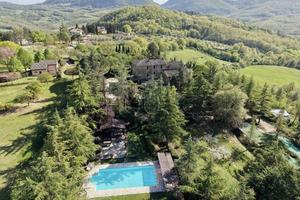 Immobile di 233 m² con più di 5 locali a Umbertide