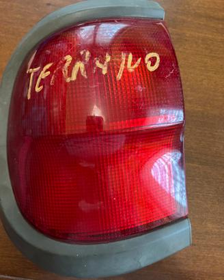 Faro posteriore sinistro Nissan Terrano II