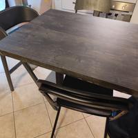 Penisola con 4 sgabelli