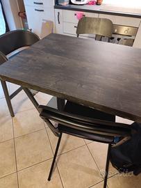 Penisola con 4 sgabelli