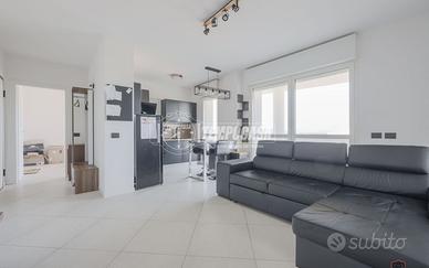 ATTICO IN PIENO CENTRO A CALDERARA CON TERRAZZO AB