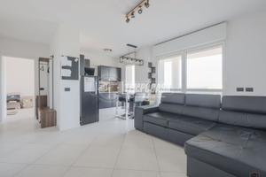 ATTICO IN PIENO CENTRO A CALDERARA CON TERRAZZO AB